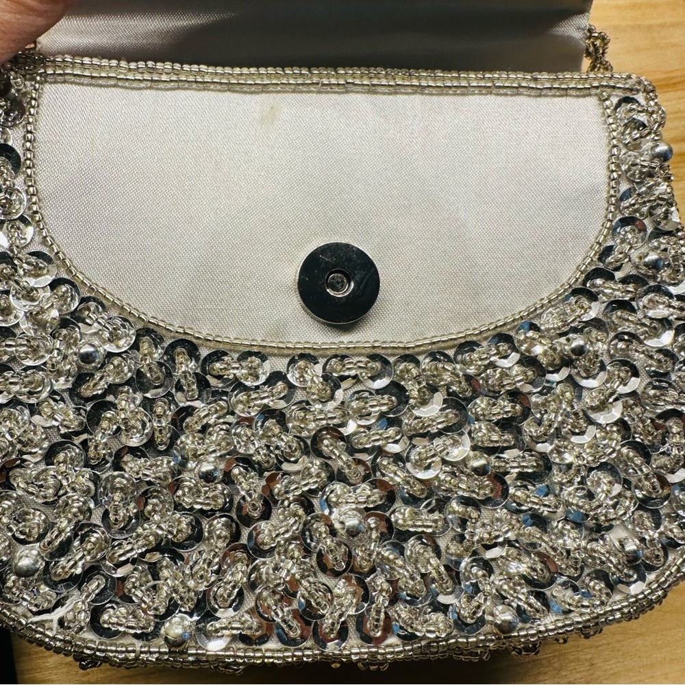 La Regale Clutch Crossbody Purse Metallic Beaded Silver Evening Accessory - Picture 10 of 13